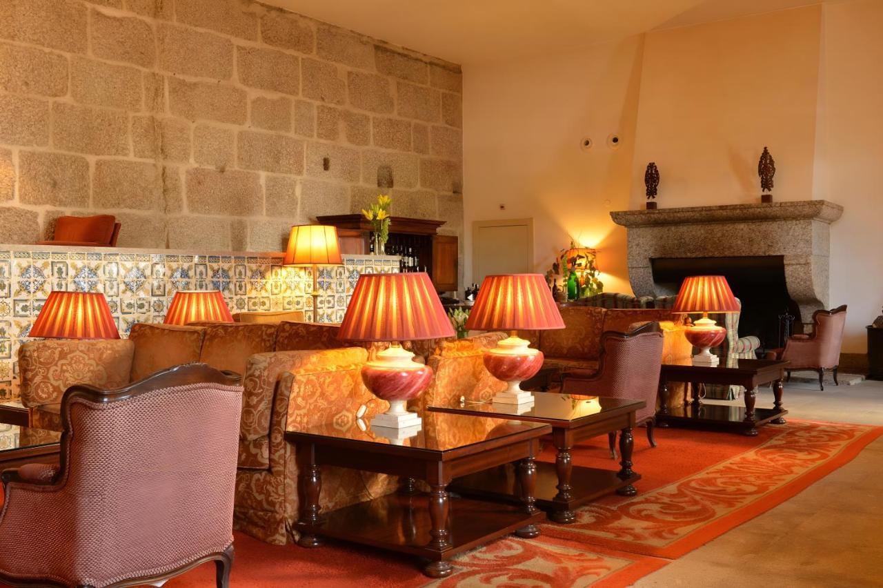 Pousada Mosteiro De Guimarães Extérieur photo The interior of the hotel