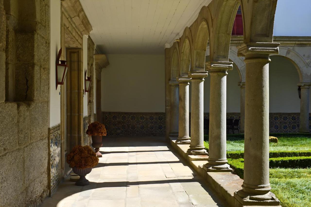 Pousada Mosteiro De Guimarães Extérieur photo Cloister of the monastery