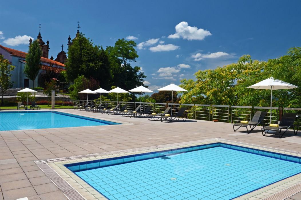 Pousada Mosteiro De Guimarães Extérieur photo Swimming pool
