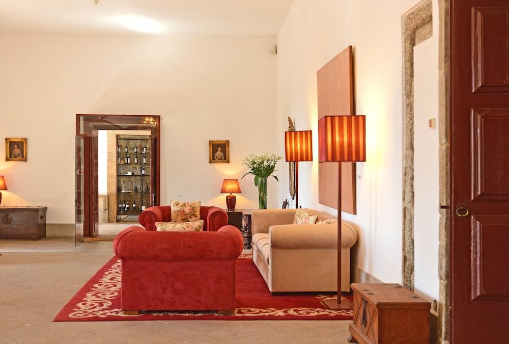 Pousada Mosteiro De Guimarães Extérieur photo The interior of the Pousada de Óbidos